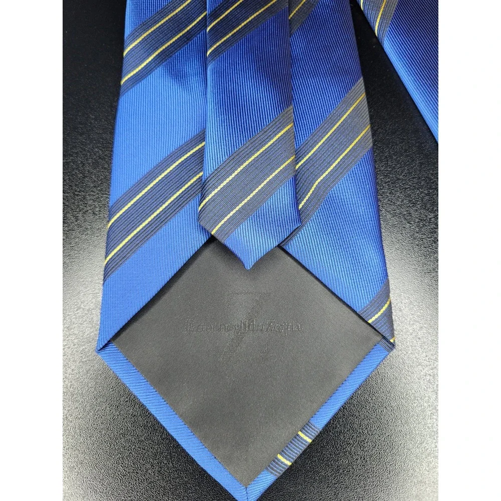 Ermenegildo Zegna Men's Necktie Blue Striped Silk 3.75
